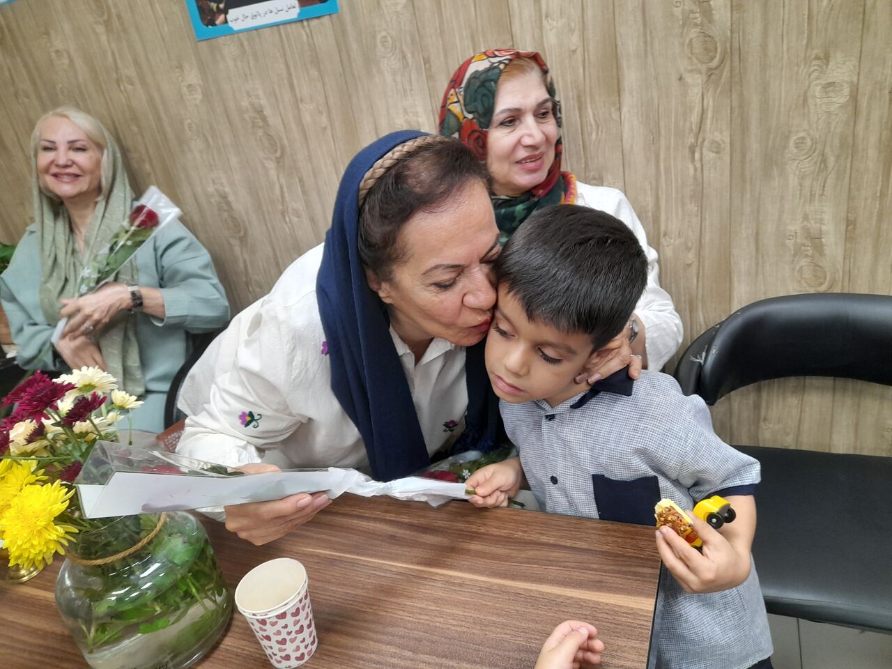 آغاز پویش ملی “رز مهربانی”/ ضرورت برنامه‌ریزی برای مراقبت از سالمندان