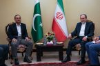دیدار و گفت وگوی فرمانده ارتش پاکستان با عراقچی در تهران