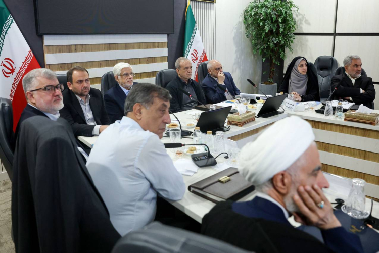 برای احقاق حقوق ملت ایران از موضع عزت و اقتدار سخن میگوییم