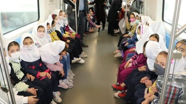 خدمت‌ رسانی ویژه متروی تهران برای ۱۳ آبان