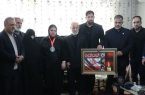 ملیپوش کشتی مدال خود را به شهدای جنگ رمضان اهدا کرد ملیپوش کشتی مدال خود را به شهدای جنگ رمضان اهدا کرد