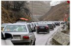 ترافیک سنگین در جاده‌های شمالی کشور/ بارش باران و مه‌گرفتگی در برخی استان‌ها