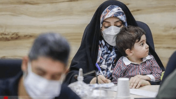 کاهش سن بازنشستگی مادران شاغل در کشور رسماً کلید خورد