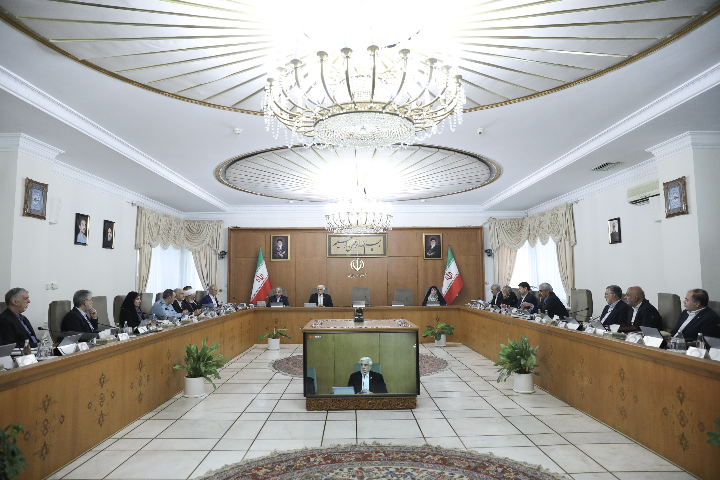 بیانات رهبر معظم انقلاب، راهبرد دولت است/از پیش‌داوری و بیان مواضعی که موجب تضعیف نظام می‌شود باید پرهیز کرد