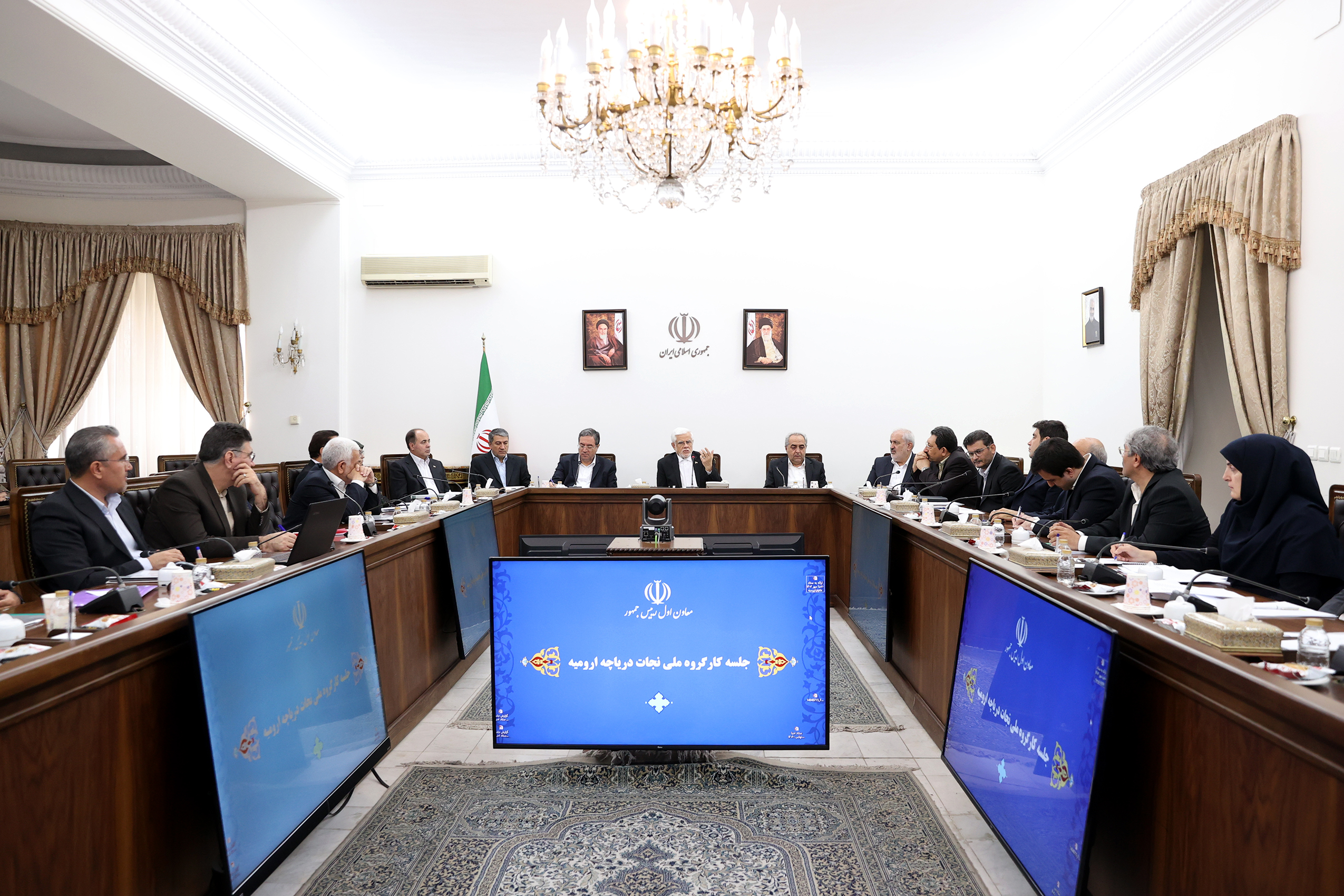 احیاء و زنده ماندن دریاچه ارومیه مهم‌ترین مسئله کشور است/کارشناسان نقد همراه با پیشنهاد و راهکار ارائه دهند